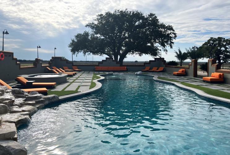 swim-pool-the-nest